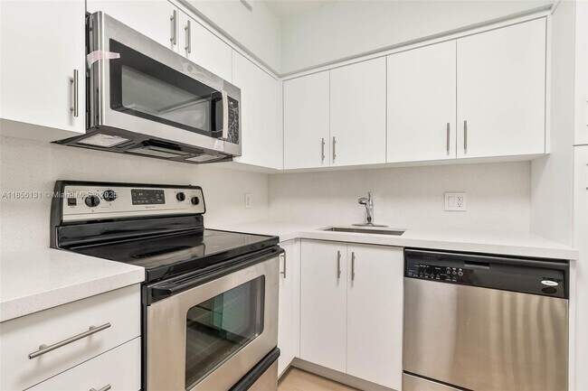 Building Photo - 1150 Madruga Ave