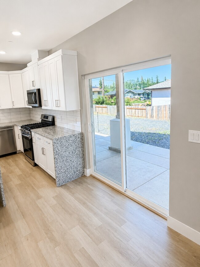 Building Photo - Paradise Home on Cul-de-Sac – Tall Ceilings, Designer Finishes & Upgraded Garage