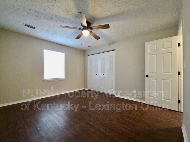 Building Photo - 356 Redding Rd