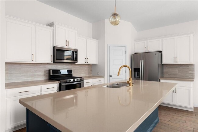 Building Photo - 8213 Spire View