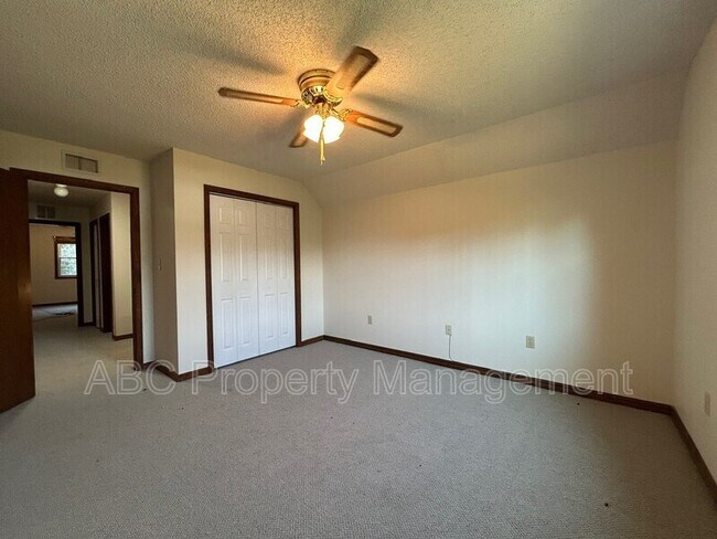 Building Photo - 4084 N Lexington Ln