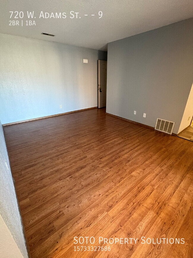 Building Photo - 720 W Adams St