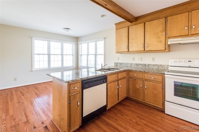 Building Photo - 13812 Sycamore Village Dr