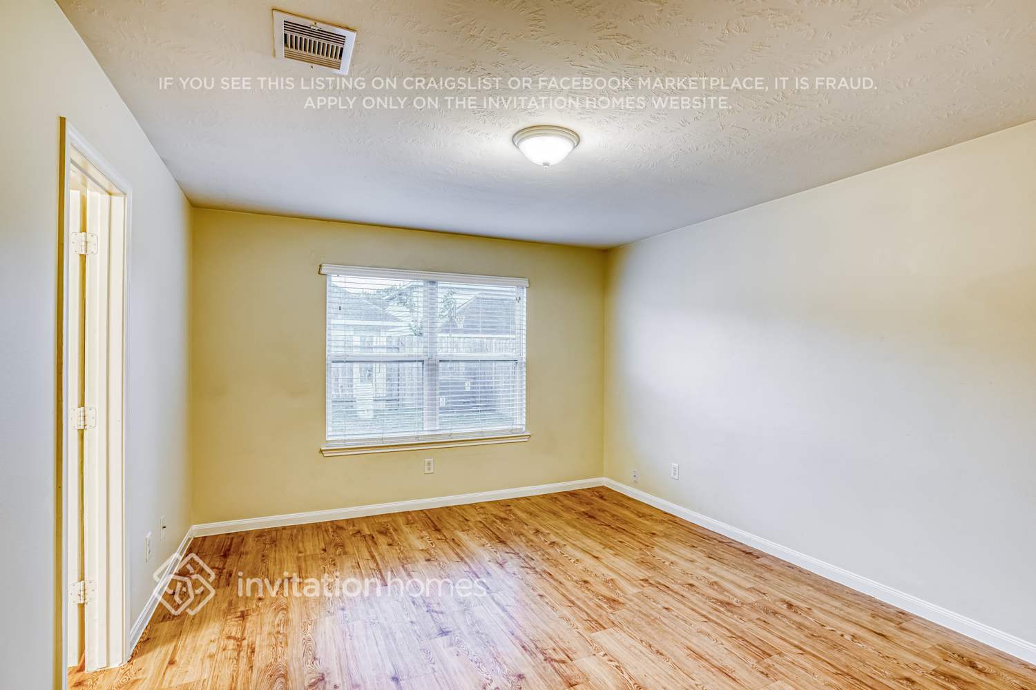 Building Photo - 18811 Dennington Dr
