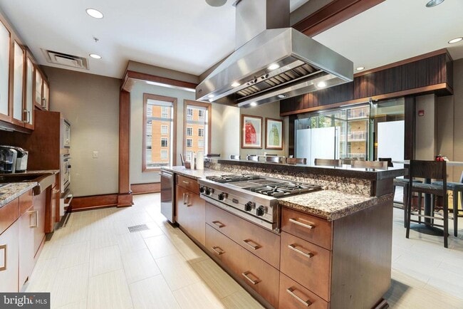 Building Photo - 11990 Market St