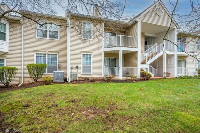 Building Photo - 69 Amberly Ct