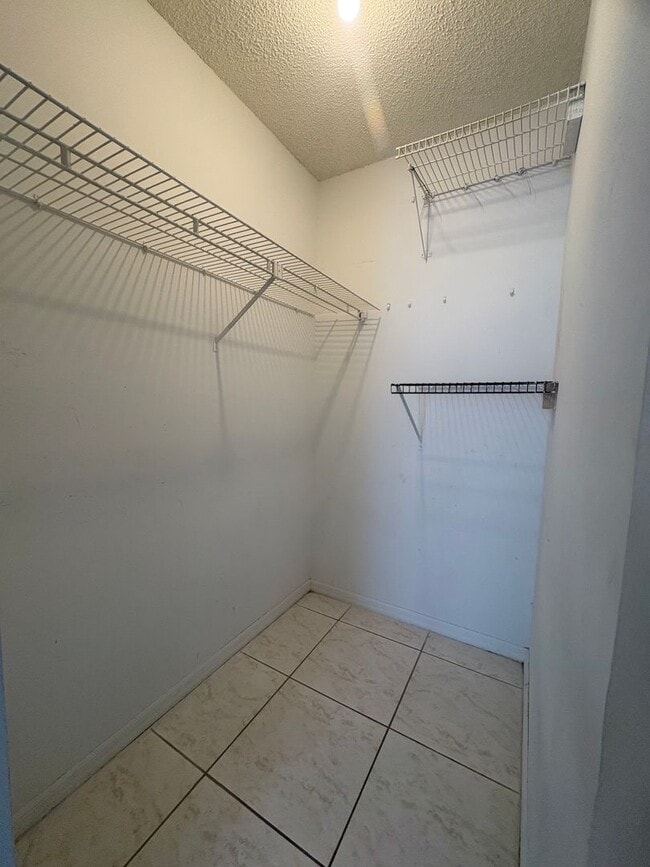 Building Photo - 332 Caldbeck Way