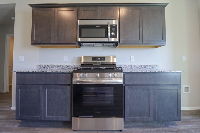 Building Photo - Recently Built Home with Pond View! 4 Bed 2 Bath Broken Arrow