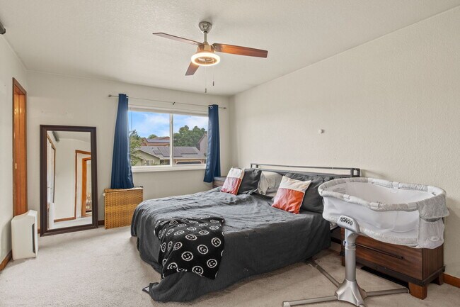 Building Photo - 770 Stargate Dr