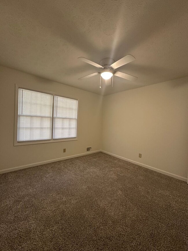 Building Photo - Move-in ready 3 bedroom, 2 bath brick home...