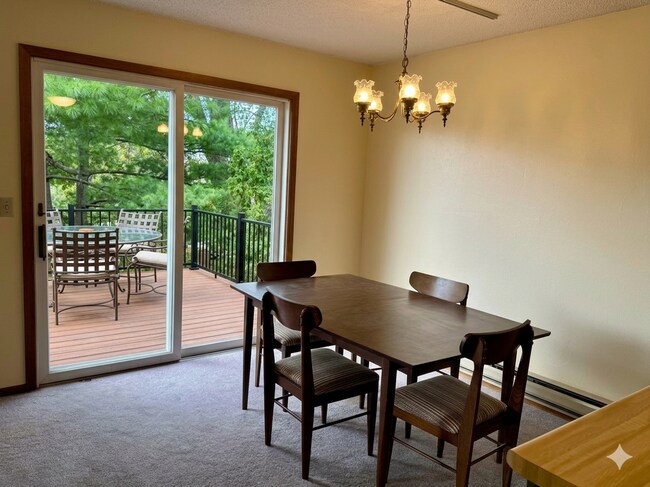 Building Photo - 606 Vilas St