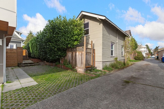 Building Photo - 2749 NW 65th St