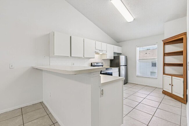 Building Photo - Spacious and Affordable 2/2 Condo In Lancelot at Winter Park