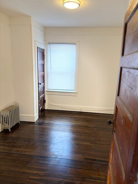 Building Photo - 71 Ayrault St