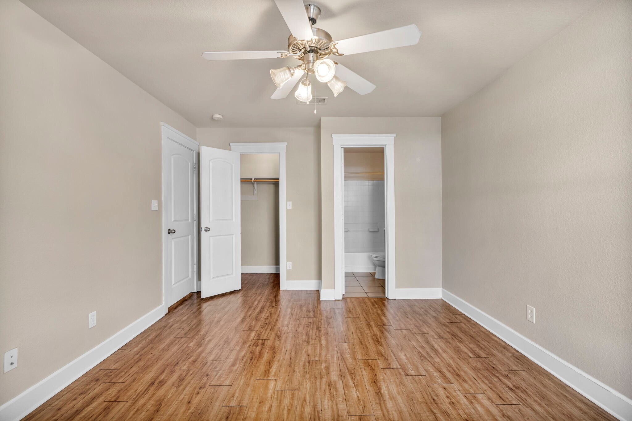 Building Photo - 710 Claremont Pky