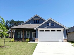 Building Photo - Gorgeous 4 Bedroom, 2 Bath Home in Tyler!