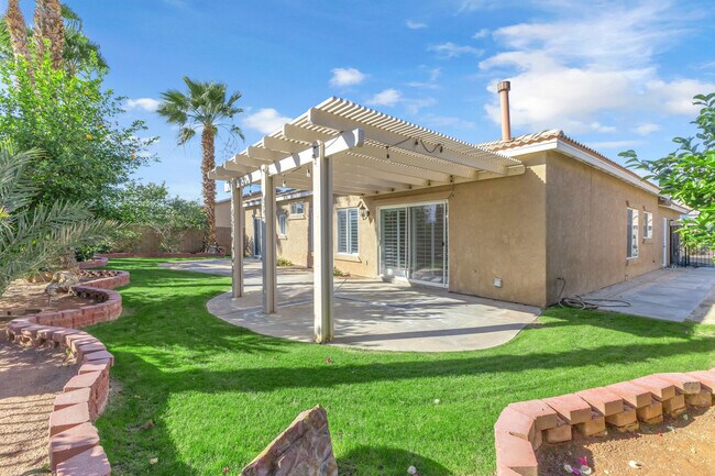 Building Photo - 83107 Greenbrier Dr