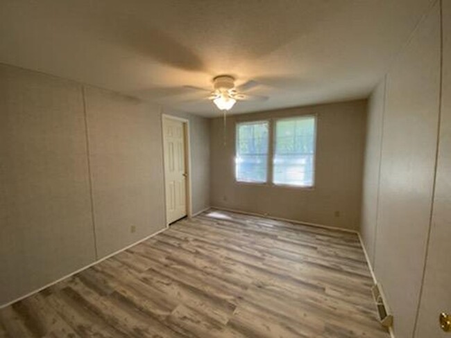 Building Photo - Hampstead - 3 Bedroom, 2 Bath Home