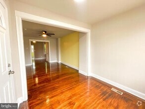 Building Photo - 6818 Wyncote Ave