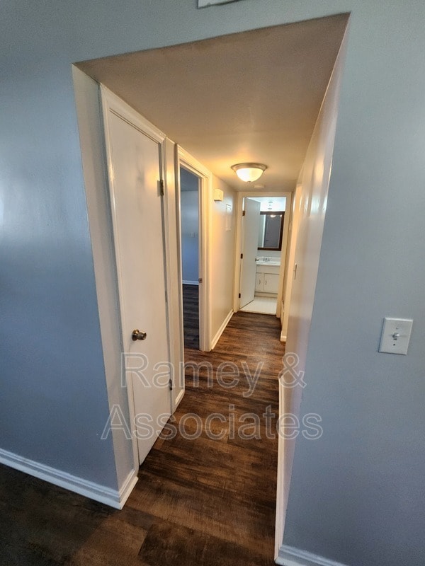 Building Photo - 1300 Oakwood Ave