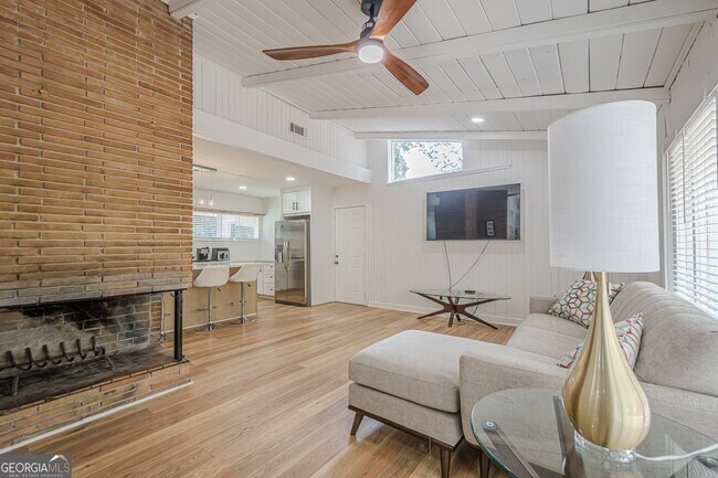Building Photo - 2018 Bramblewood Dr NE