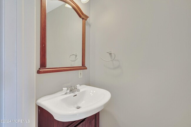 Building Photo - 22 Brookside Ct