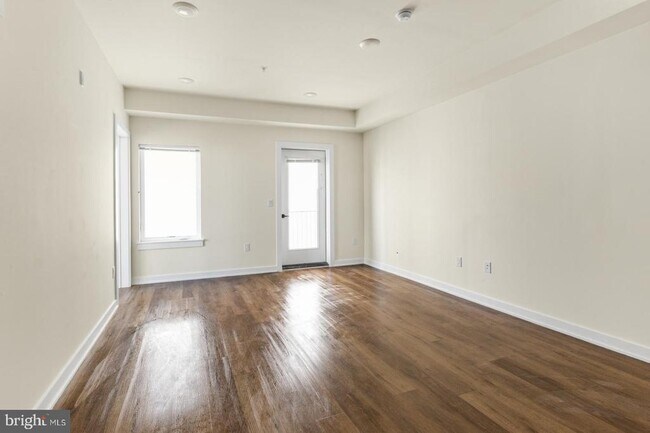 Building Photo - 2401 Frankford Ave