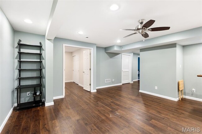 Building Photo - 209 Flint Brook Dr