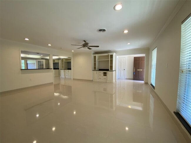Building Photo - 4318 Breakwood Dr