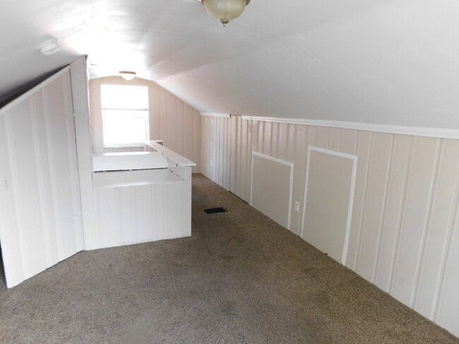 Building Photo - Move In Ready Brick Ranch