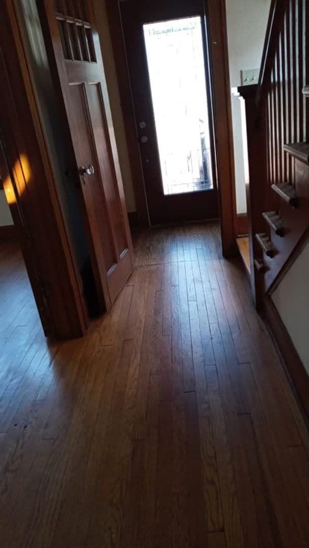 Building Photo - 3 Bedroom 2 Bathroom 2 Stall Detached Garage