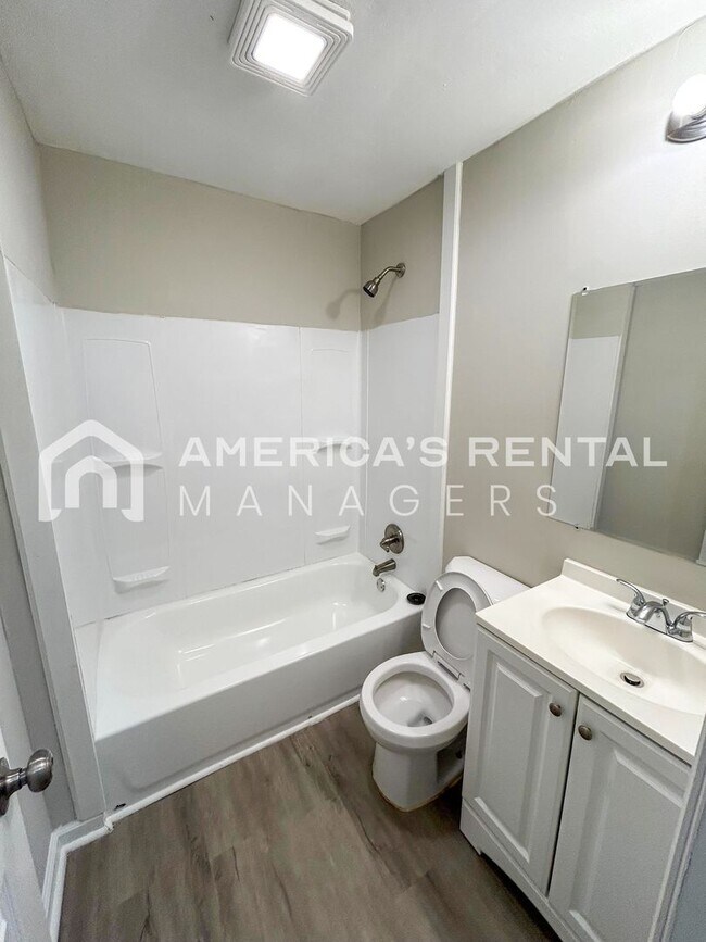 Building Photo - MOVE IN SPECIAL!!! - Home for rent in Adamsville! - Sign a lease by 4/15 to get HALF OFF YOUR FIR...