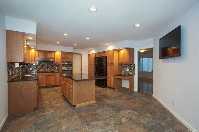 Building Photo - 12 N Ridge Rd