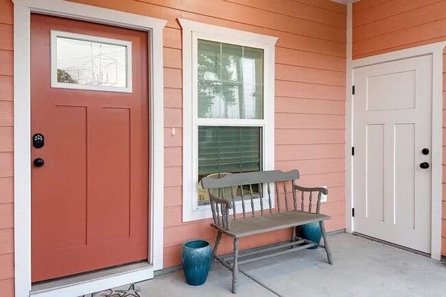 Building Photo - 3 bed 2 Bath Panama City Beach House