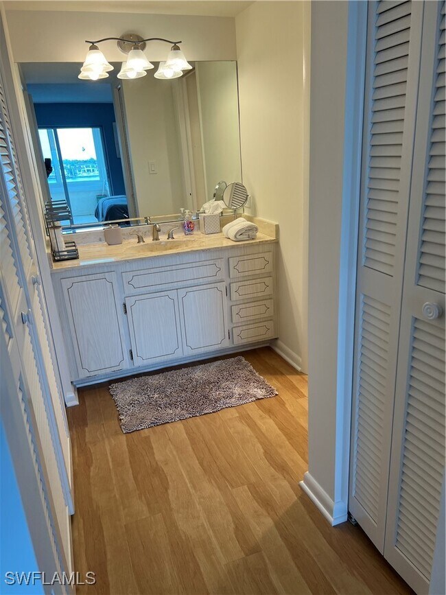 Building Photo - 3420 Gulf Shore Blvd N