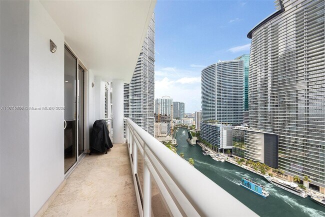 Building Photo - 901 Brickell Key Blvd