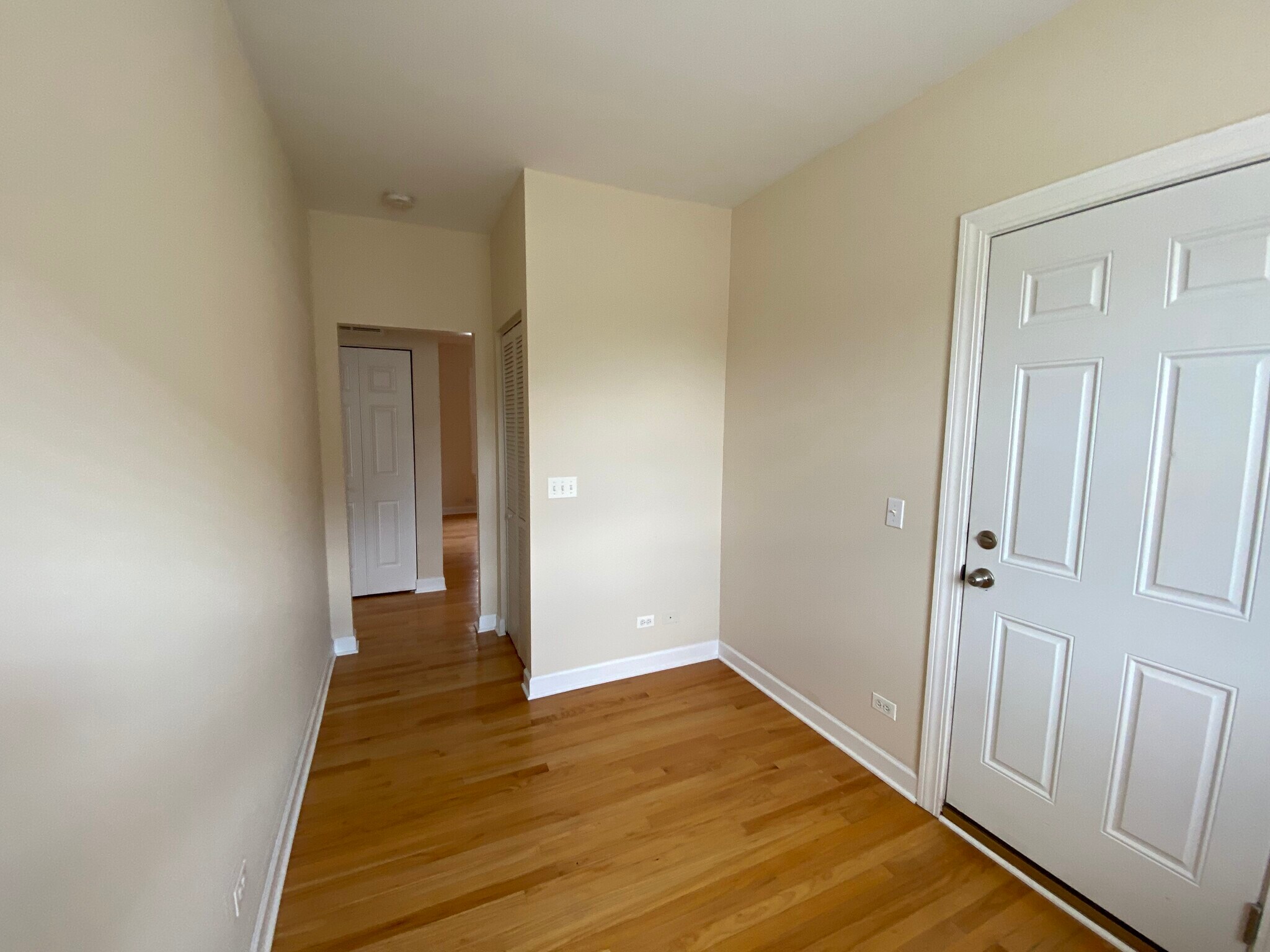 Building Photo - 3246 N Clifton Ave