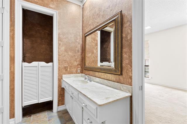 Building Photo - 5600 Willow Bend Ct