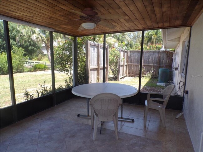 Building Photo - 421 Orchid Dr