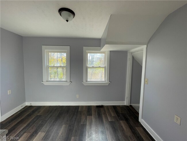 Building Photo - 3919 E 99th St
