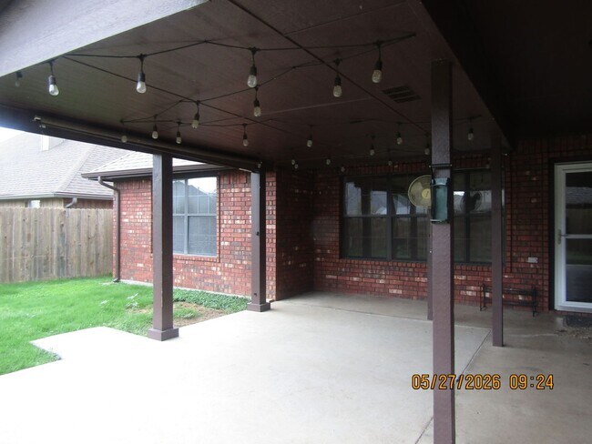 Building Photo - Beautiful 4-bedroom home located in the Heritage Hills Area!