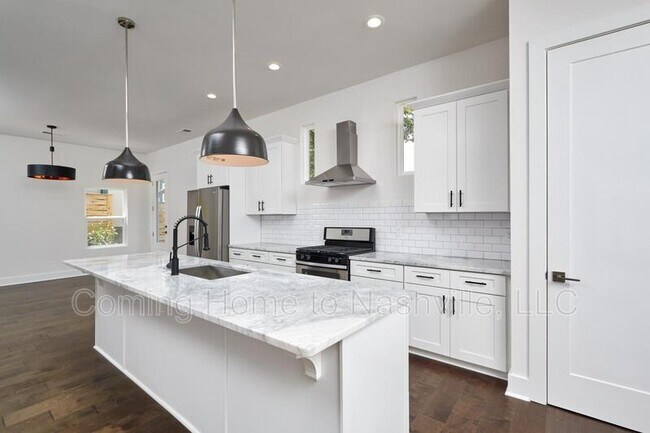 Building Photo - 1719 Pecan St