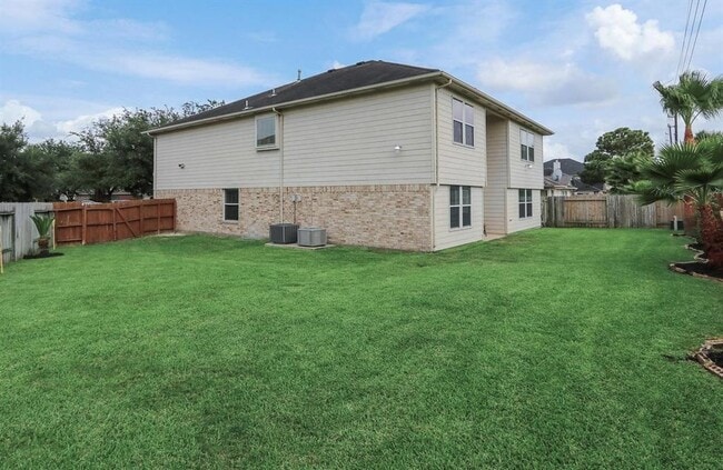 Building Photo - 3927 Flatwood Dr