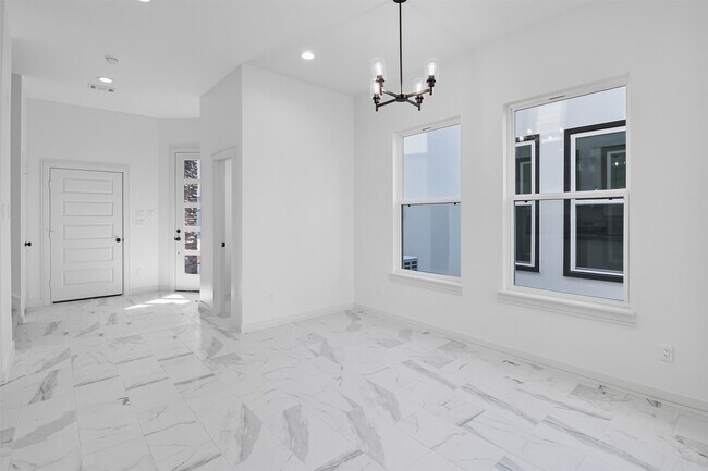 Building Photo - 2924 El Fenice Ln