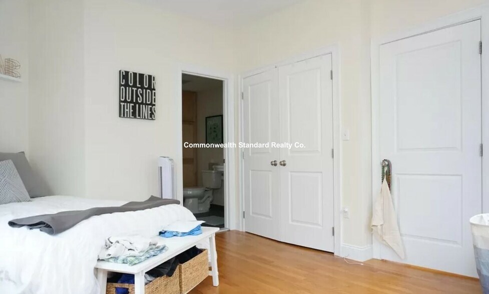 Building Photo - 7 Sutherland Rd