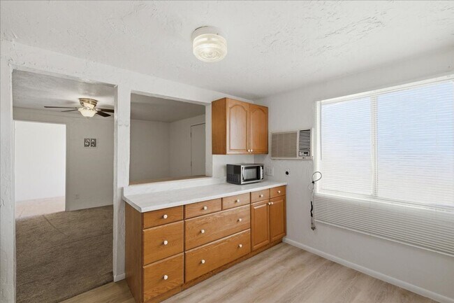 Building Photo - 241 E Elwood St