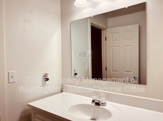 Building Photo - 6313 151st St NW