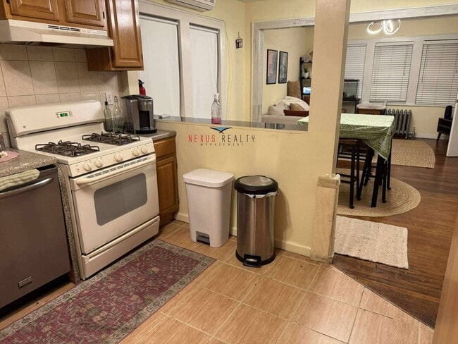 Building Photo - 21-12 29th St