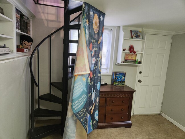 Building Photo - Private Mountain Retreat!