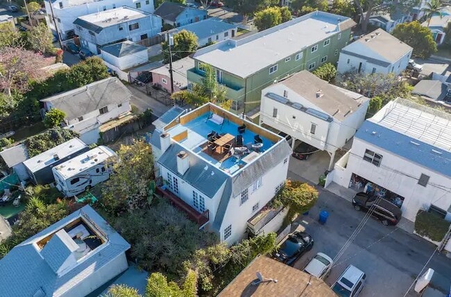 Skyview - 3110 Highland Ave